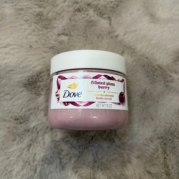 2 Dove Frosted Plum Berry Body Scrub - Limited Edition - New - Picture 2 of 8